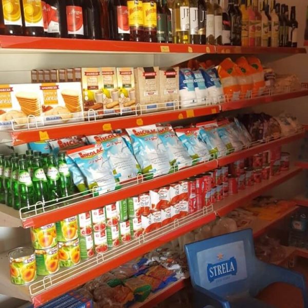 Interior Casa Blanca Supermarket in Morro, Maio