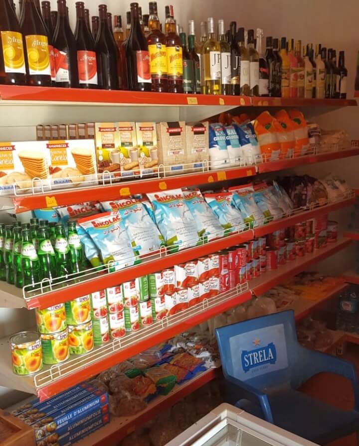Interior Casa Blanca Supermarket in Morro, Maio