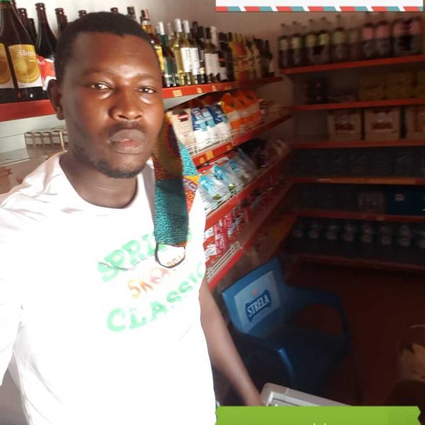 Help in Casa Blanca Super Mercado in Morro, Maio