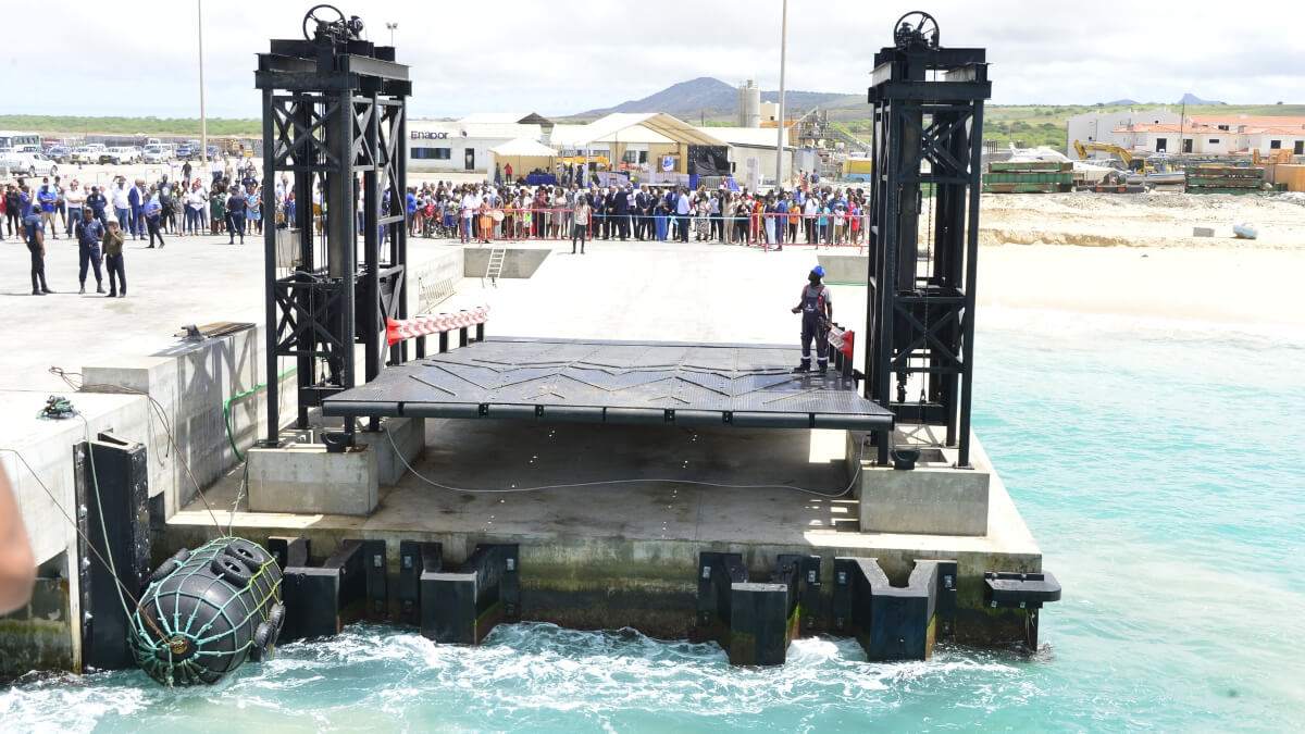 inauguration of porto inglês works, including access road to the port of maio cape verde