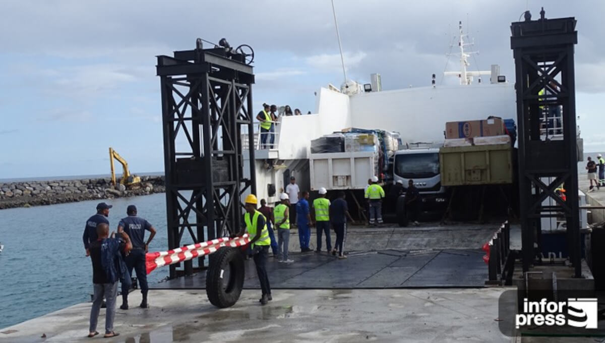 the ship liberdade of the maritime company cv interilhas made an experimental trip on saturday afternoon (04 september) to test the technical conditions of the new roll on roll off ramp in the port of maio, which will be inaugurated next wednesday.
